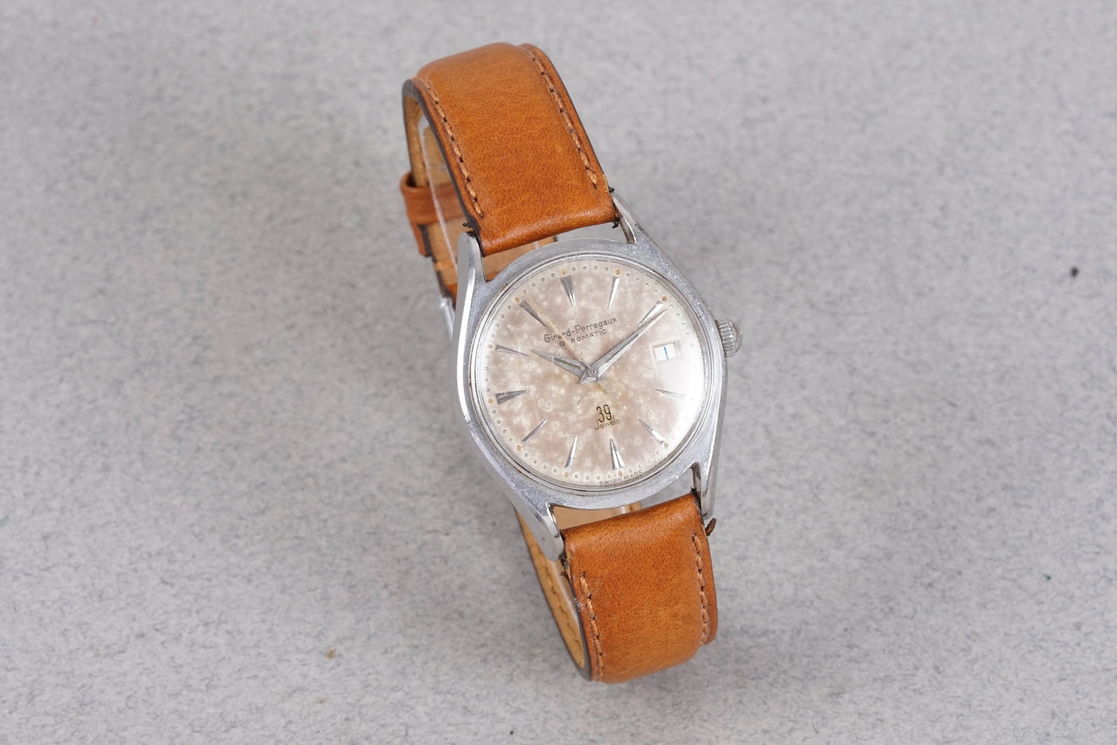 GIRARD-PERREGAUX GYROMATIC DATE REF. 6585 CIRCA 1950S - 2