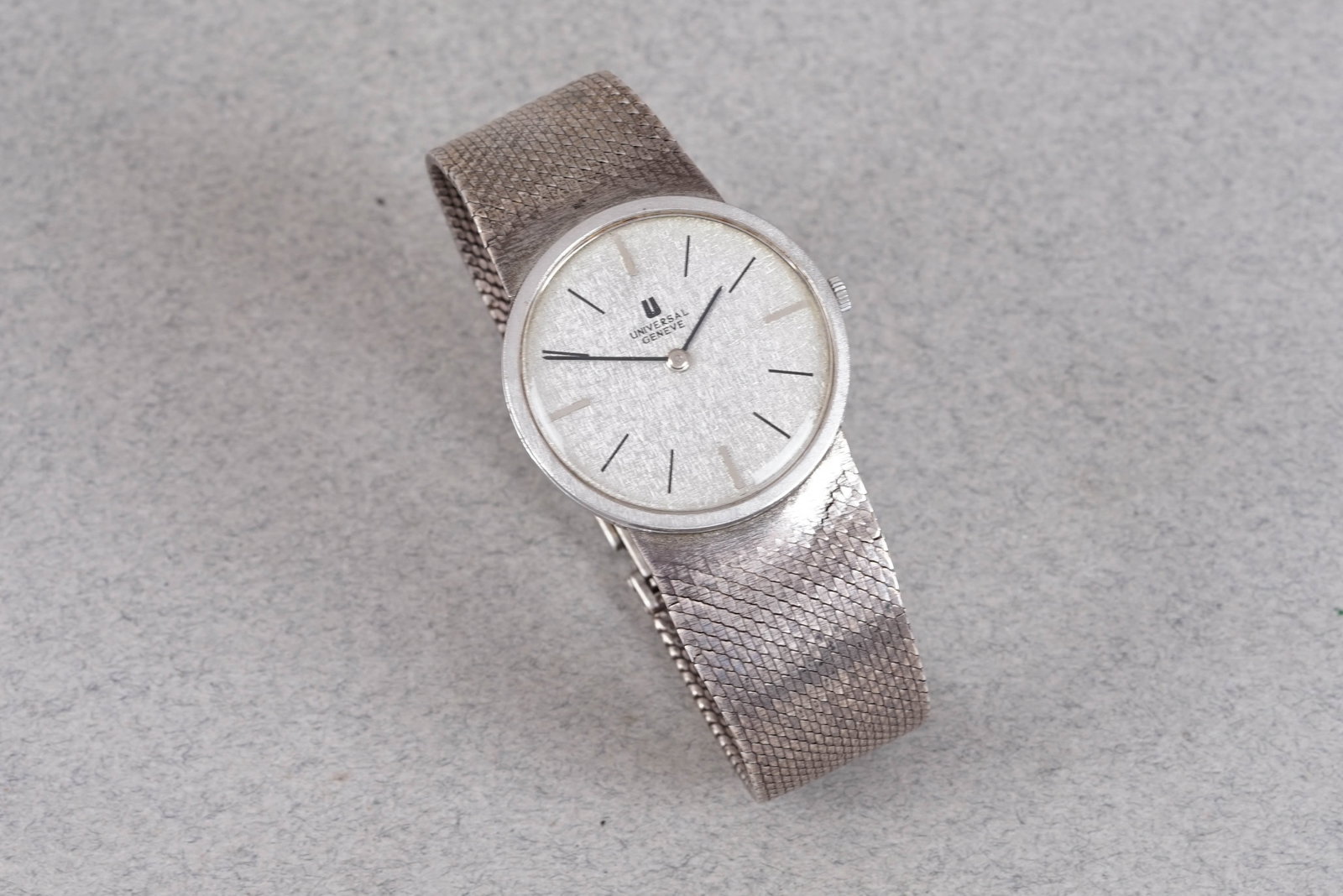 UNIVERSAL GENEVE WRISTWATCH - 2