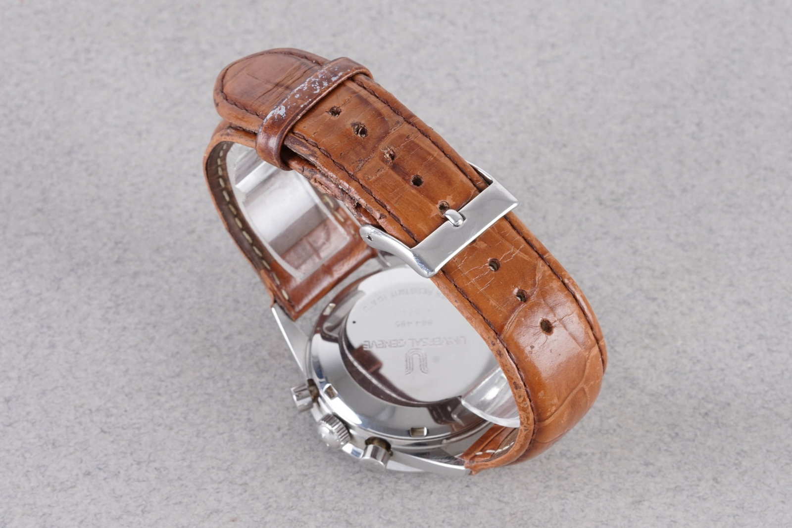 UNIVERSAL GENEVE COMPAX CHRONOGRAPH REF. 884.485 - 4