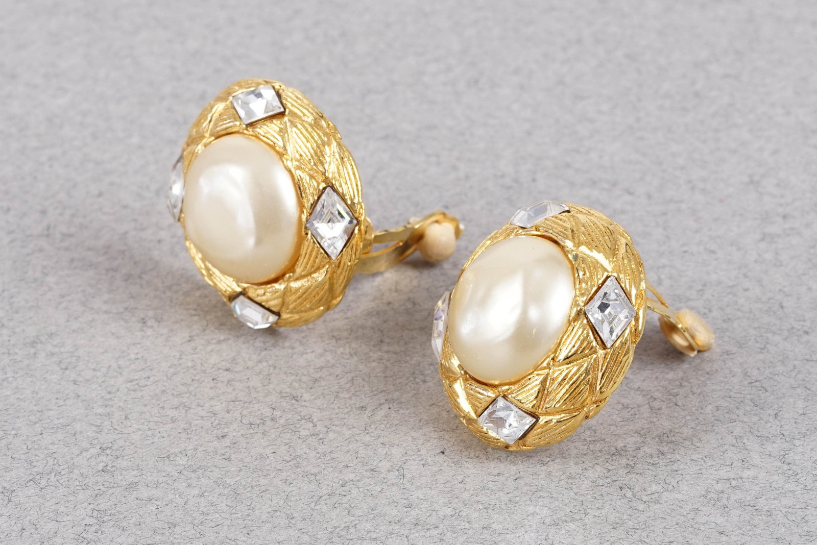 CHANEL GOLD PLATED PEARL CLIP ON EARRINGS - 2