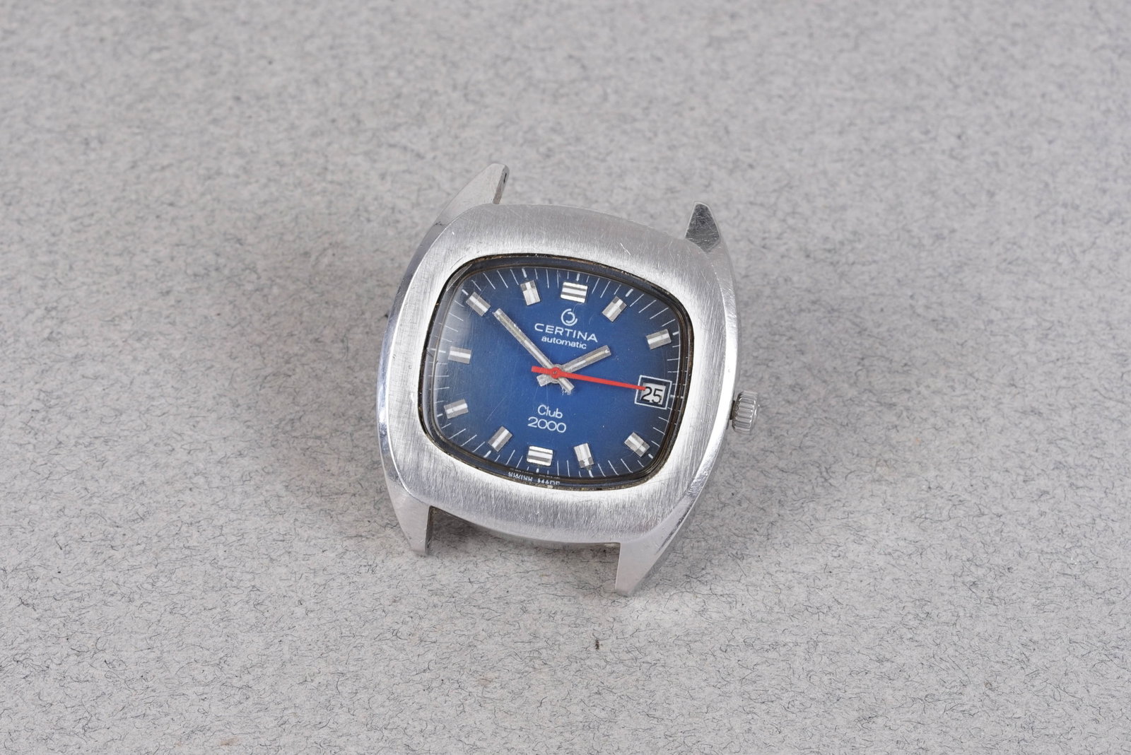 CERTINA AUTOMATIC CLUB 2000 DATE WRISTWATCH: CERTINA AUTOMATIC CLUB 2000 DATE WRISTWATCH, this watch is fitted with a blue TV dial with date, baton hour markers and hands. The 37mm steel case is fitted with a crown and a screw case back. Inside