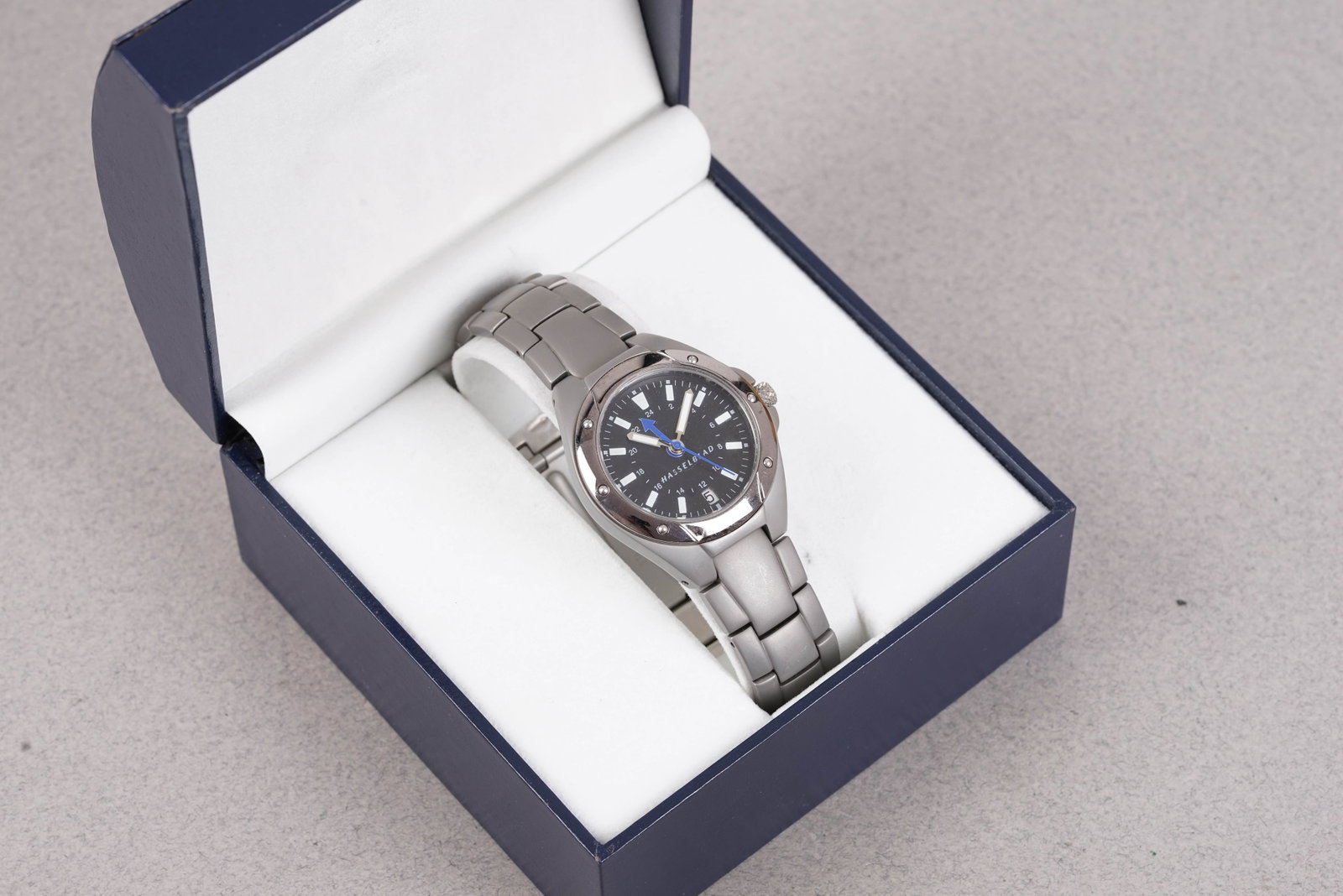 *TO BE SOLD WITHOUT RESERVE* HASSELBLAD WRISTWATCH W/ BOX - 2