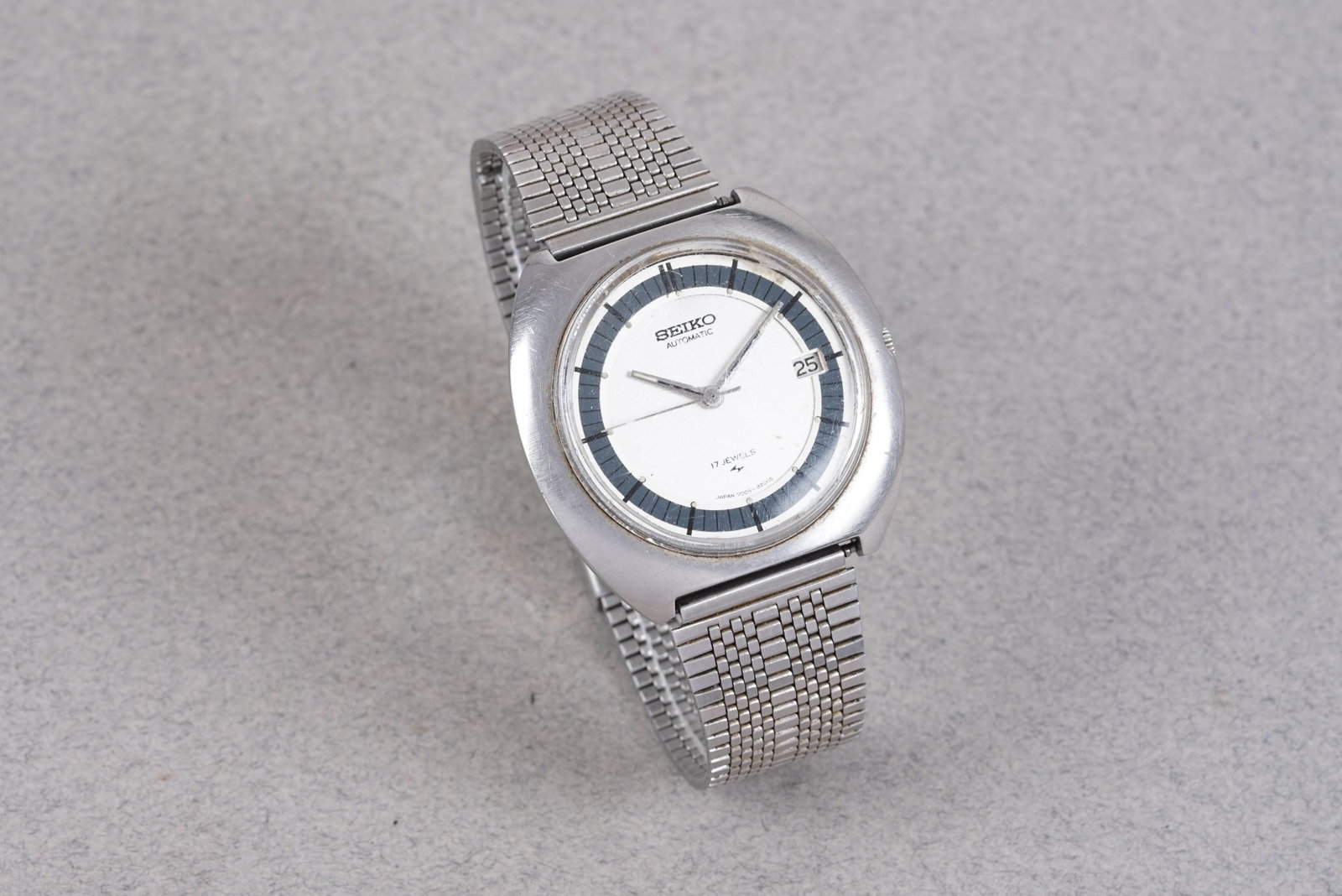 SEIKO AUTOMATIC DATE REF. 7005-8150 - 2
