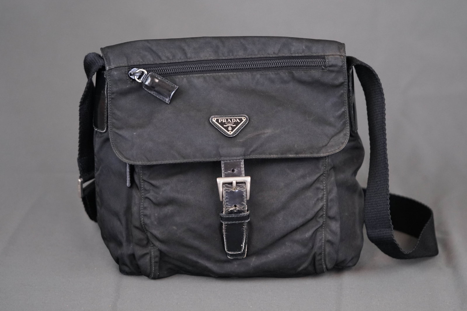 PRADA TESUTO SHOULDER BAG (1 of 9)