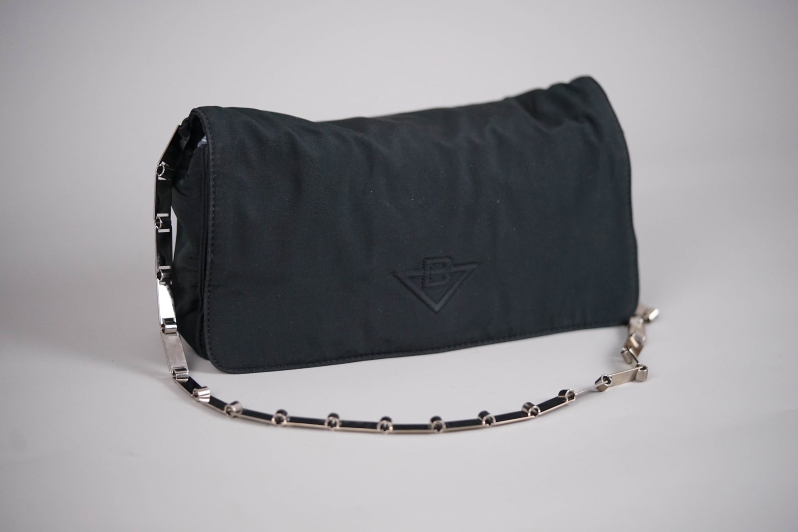 BOTTEGA VENETA BLACK NYLON SHOULDER BAG W/ GUARANTEE CARD - 3