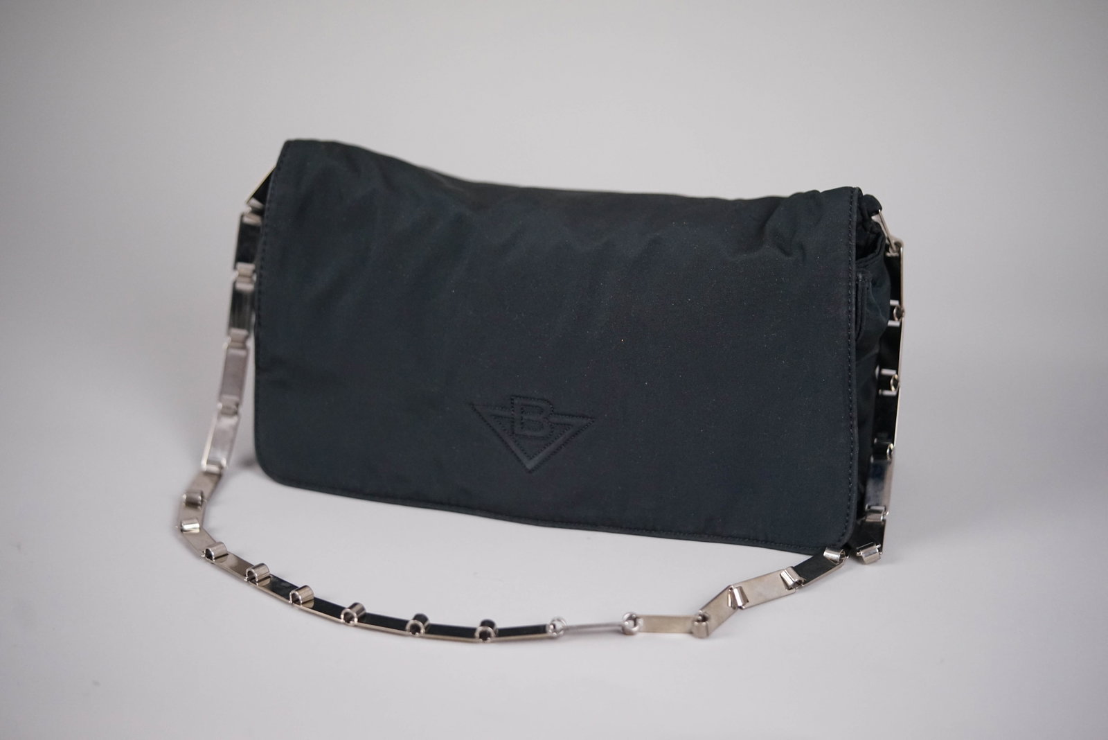 BOTTEGA VENETA BLACK NYLON SHOULDER BAG W/ GUARANTEE CARD - 4