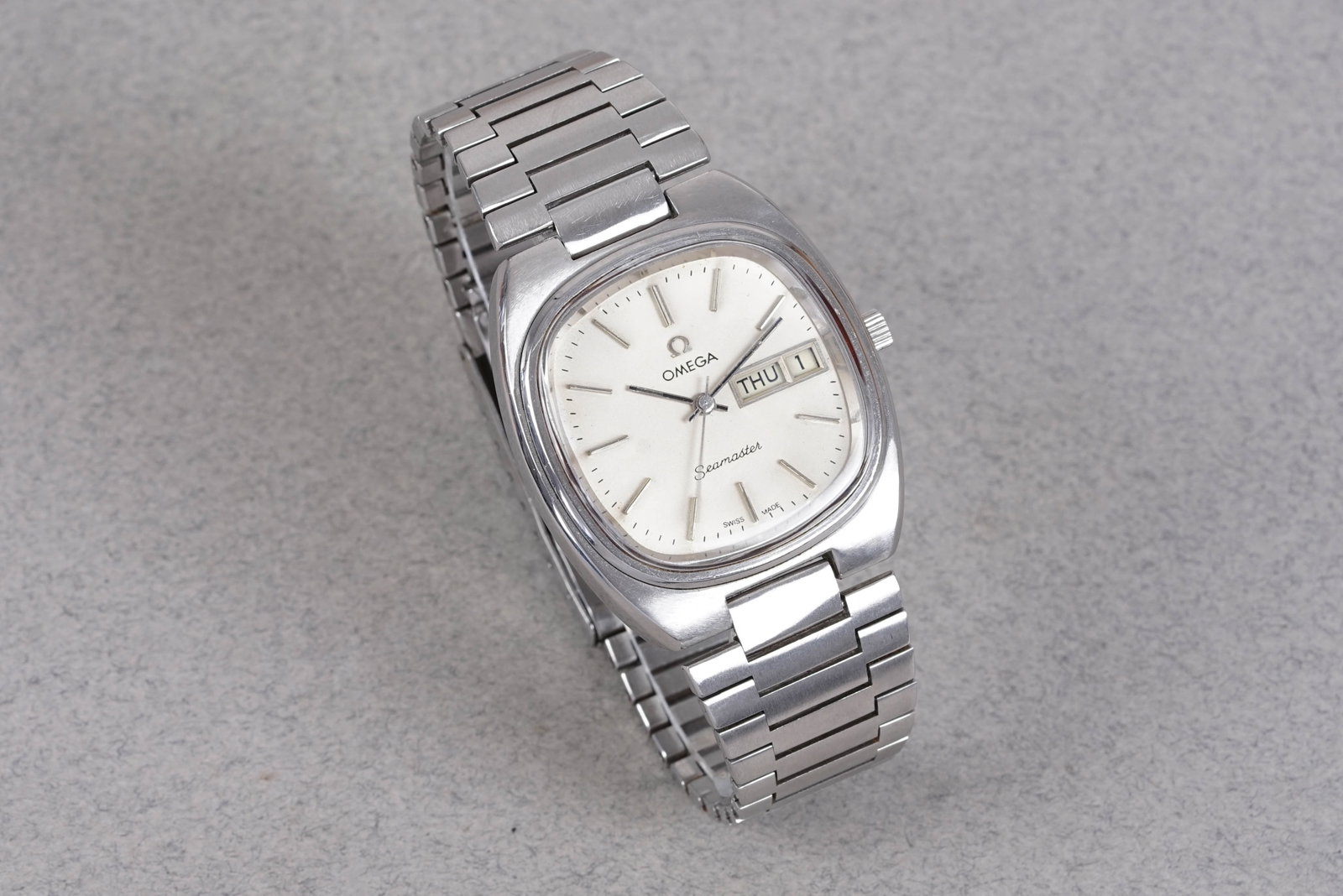 OMEGA SEAMASTER DAY DATE AUTOMATIC WRISTWATCH - 2