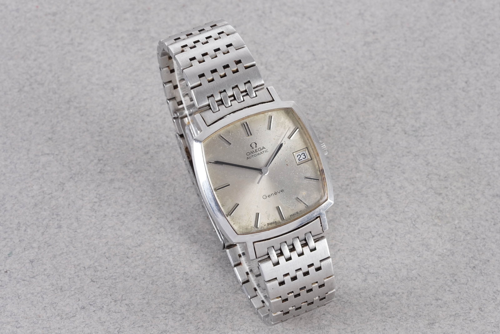 OMEGA AUTOMATIC GENEVE DATE WRISTWATCH - 2
