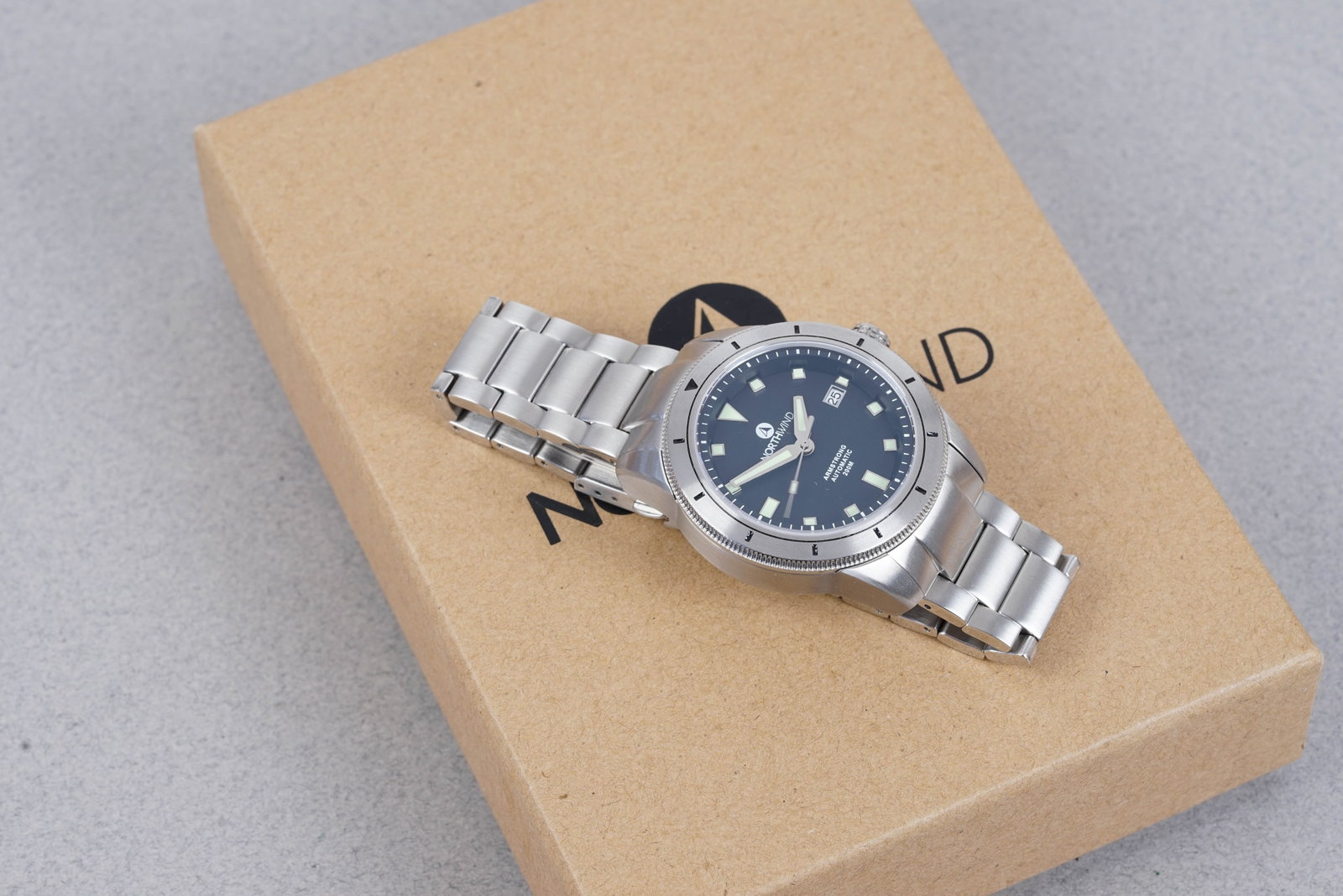*TO BE SOLD WITHOUT RESERVE* NORTHWIND ARMSTRONG AUTOMATIC DATE W/ BOX & PAPERS - 2