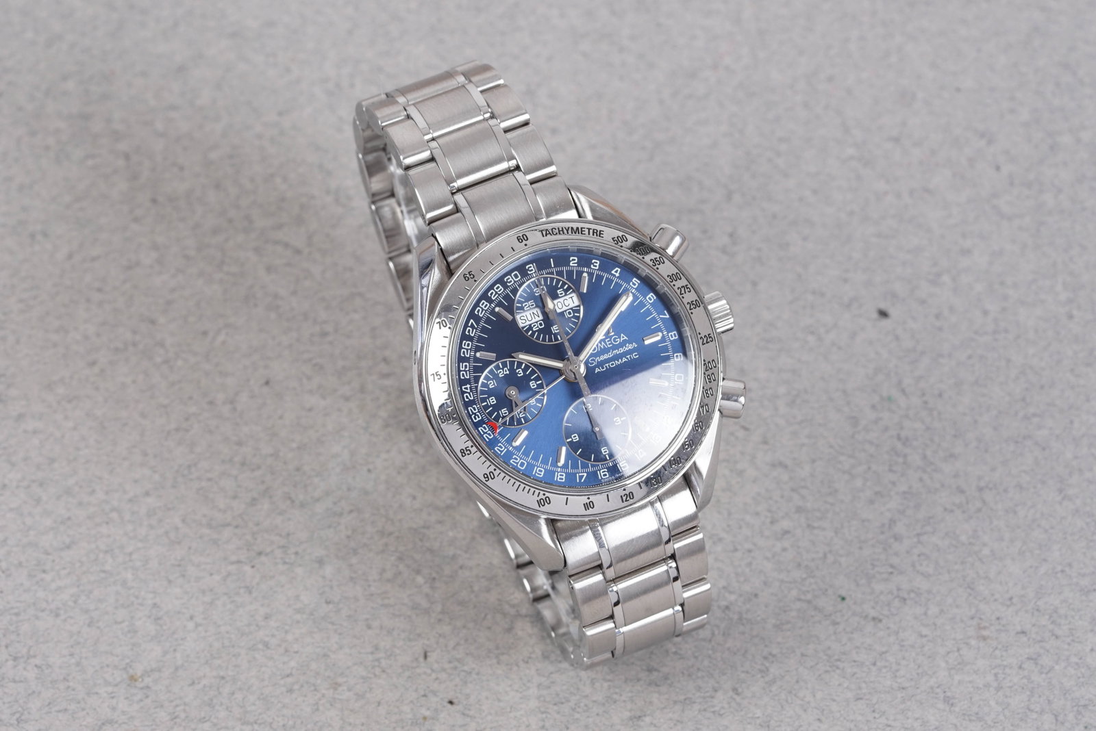 OMEGA SPEEDMASTER DAY DATE CALENDAR AUTOMATIC CHRONOGRAPH W/ GUARANTEE CARD REF. 35238000 - 2