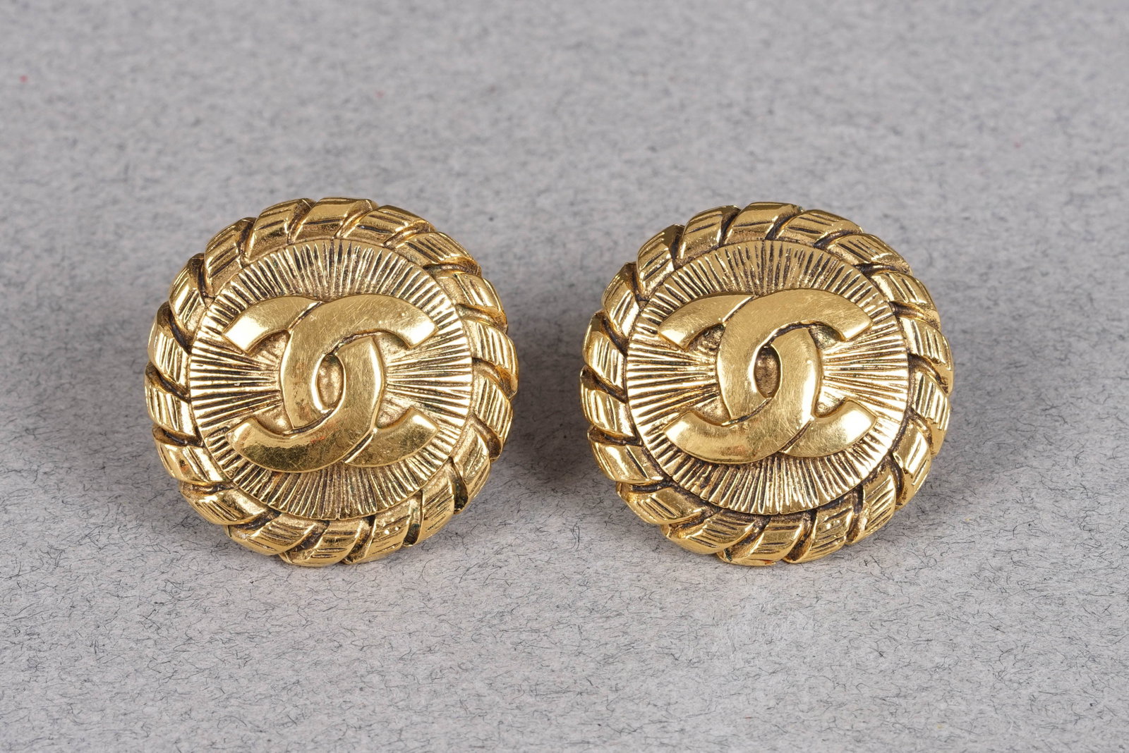 CHANEL EARRINGS (1 of 4)