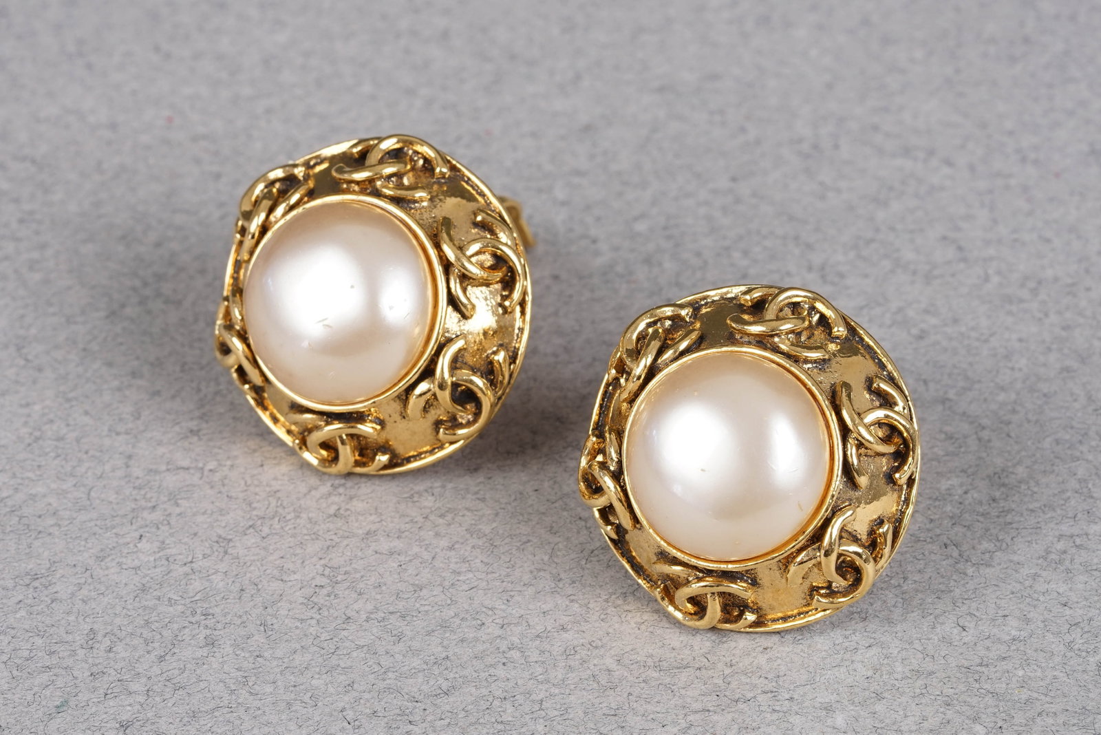 CHANEL EARRINGS - 2