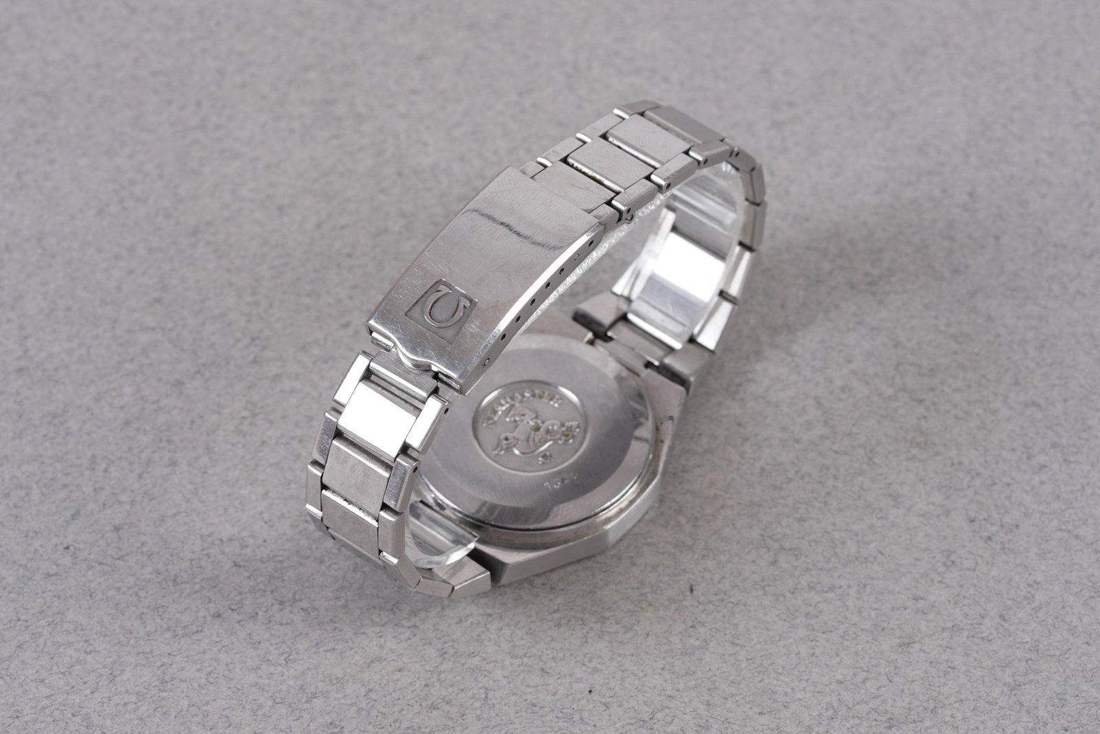 OMEGA SEAMASTER QUARTZ DAY DATE WRISTWATCH - 3
