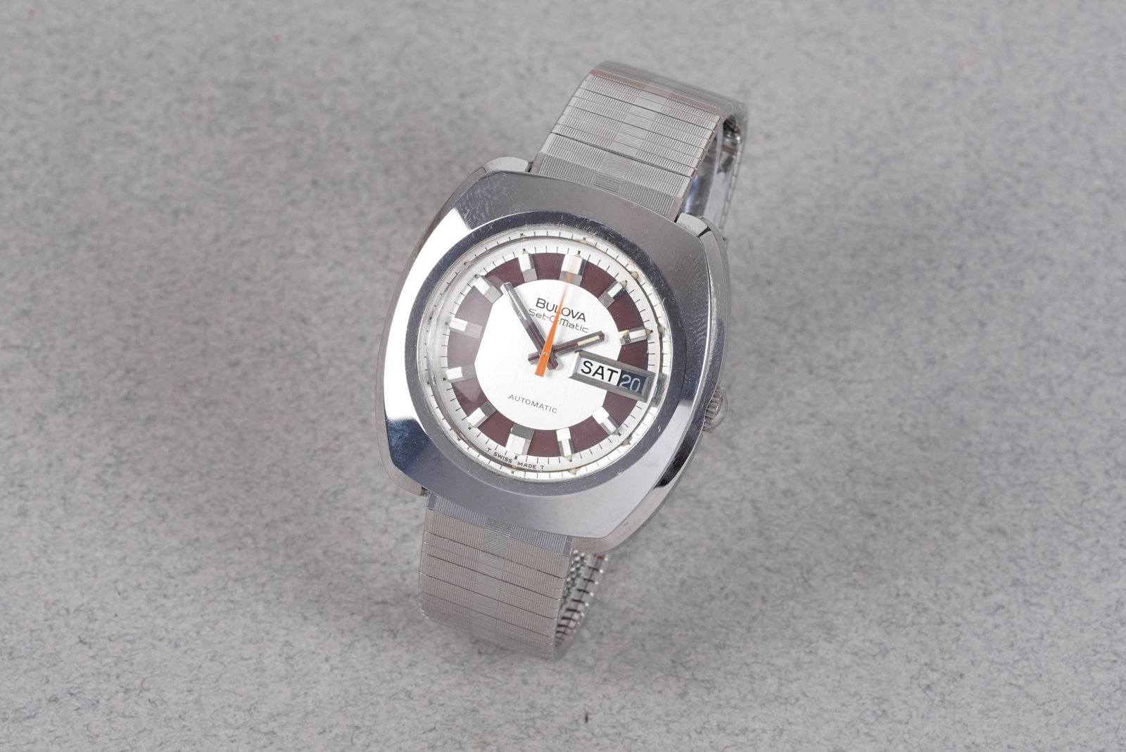 BULOVA SET-O-MATIC DAY DATE W/ BOX & SWING TAG CIRCA 1973 - 2
