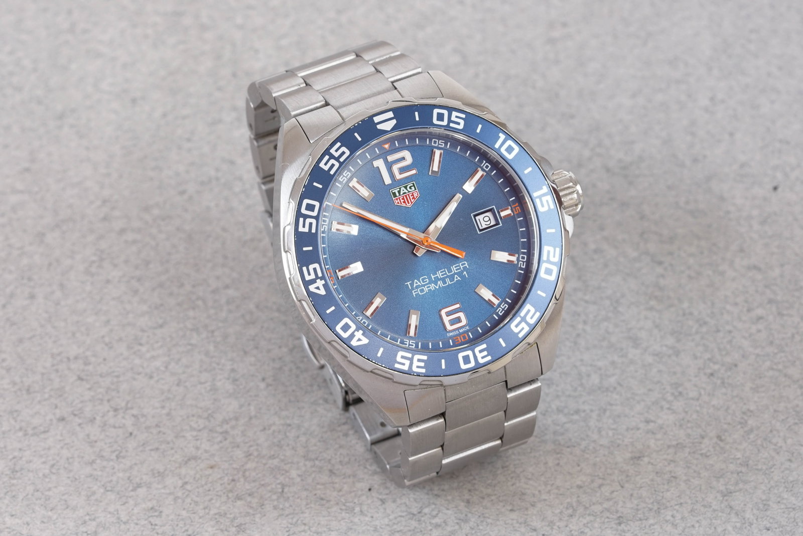 TAG HEUER FORMULA 1 W/ GUARANTEE CARD REF. WAZ1010 CIRCA 2017 - 2