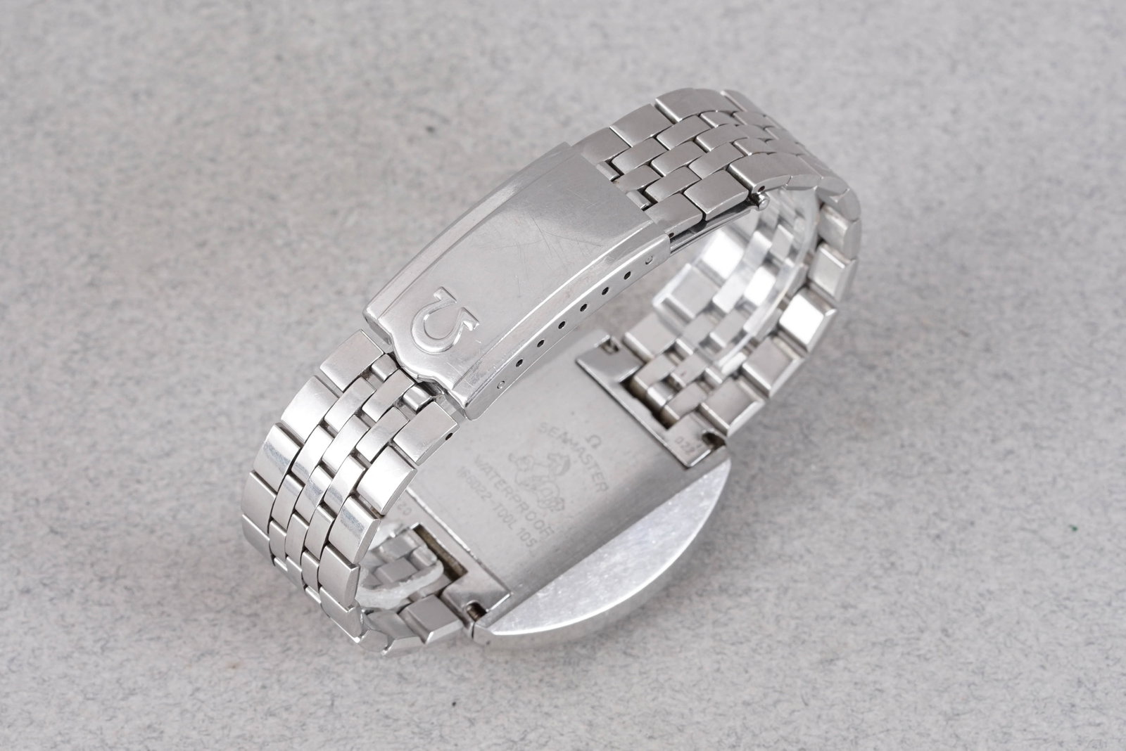 OMEGA SEAMASTER COSMIC AUTOMATIC DATE REF. 166.022 - 3