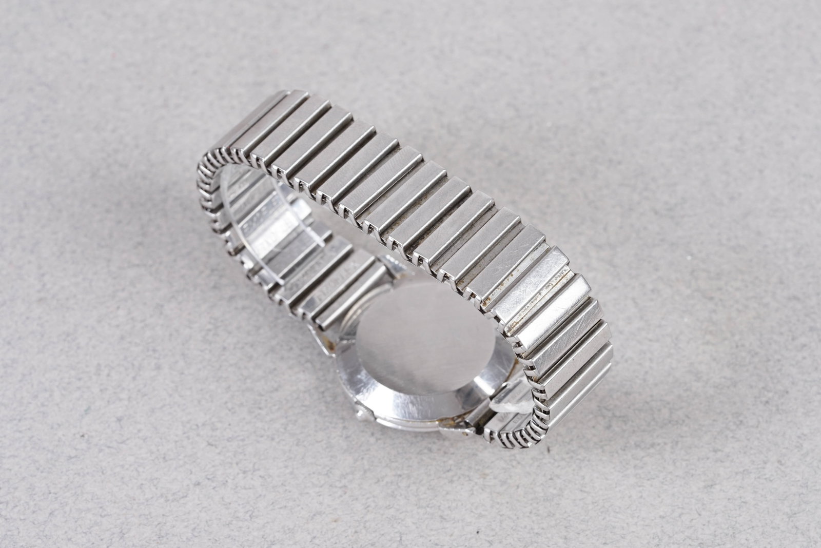 OMEGA AUTOMATIC 'BUMPER' REF. 2402-1 CIRCA 1947 - 4