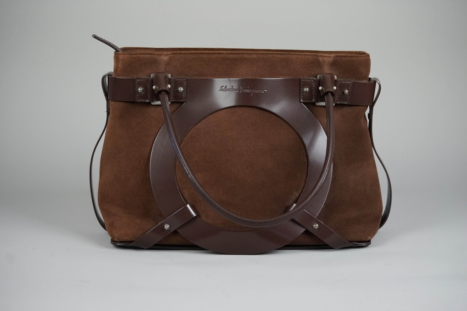 SALVATORE FERRAGAMO GANCINI TOTE BAG SUEDE BROWN: SALVATORE FERRAGAMO GANCINI TOTE BAG SUEDE BROWN DIMENSIONS: Width 32cm, height 23cm, depth 14cm COLOUR: Brown MATERIAL: Suede ACCESSORIES: N/A CONDITION RANK: B If you have any questions regarding