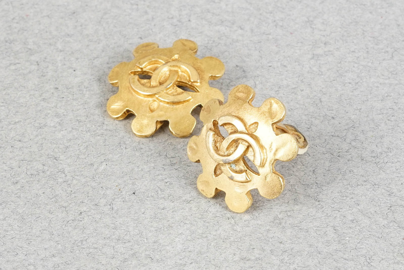 CHANEL EARRINGS - 2