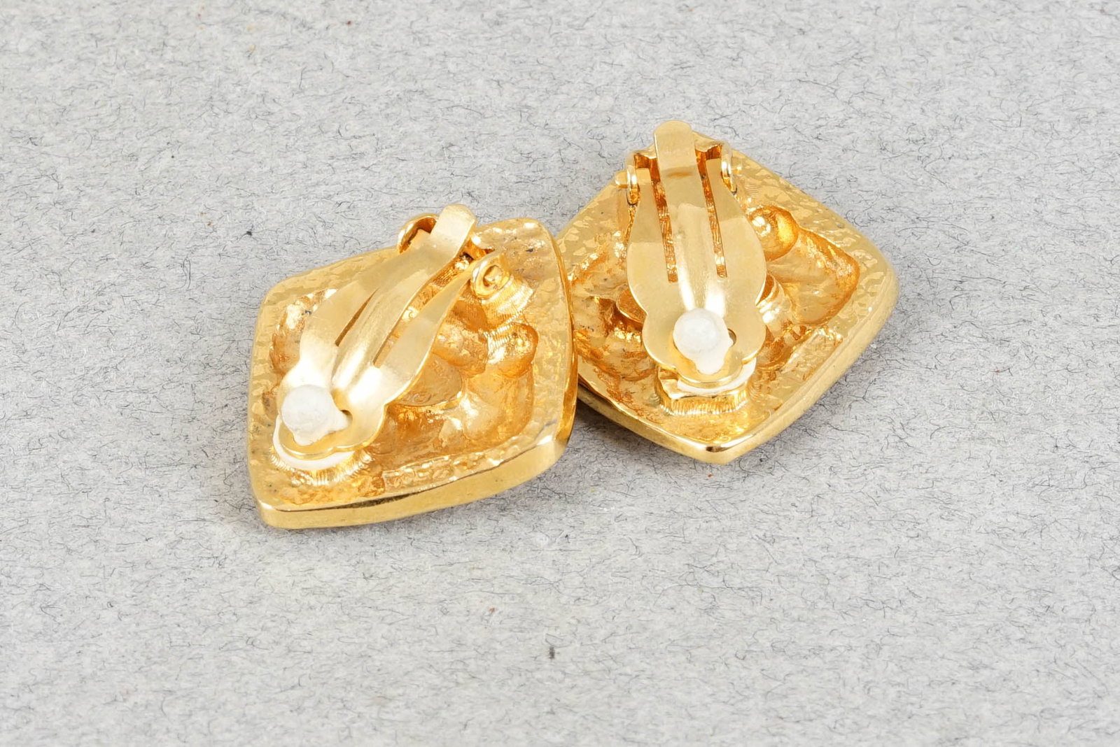 CHANEL EARRINGS - 2