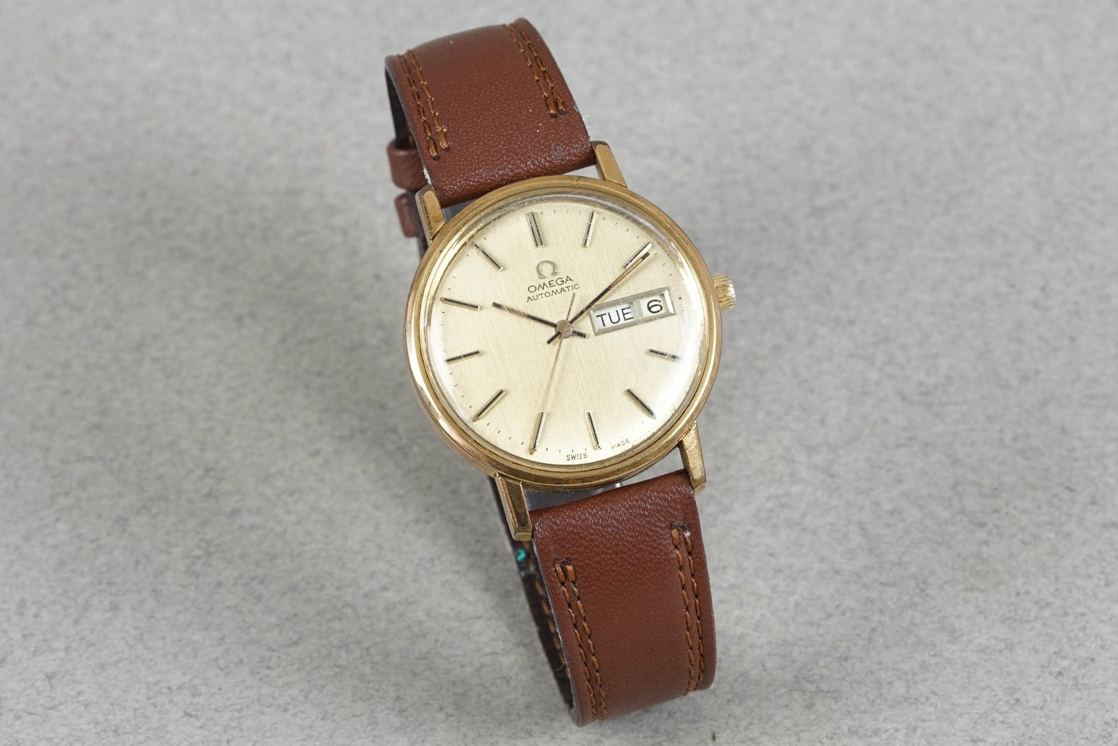OMEGA AUTOMATIC GOLD PLATED DAY DATE WRISTWATCH - 2
