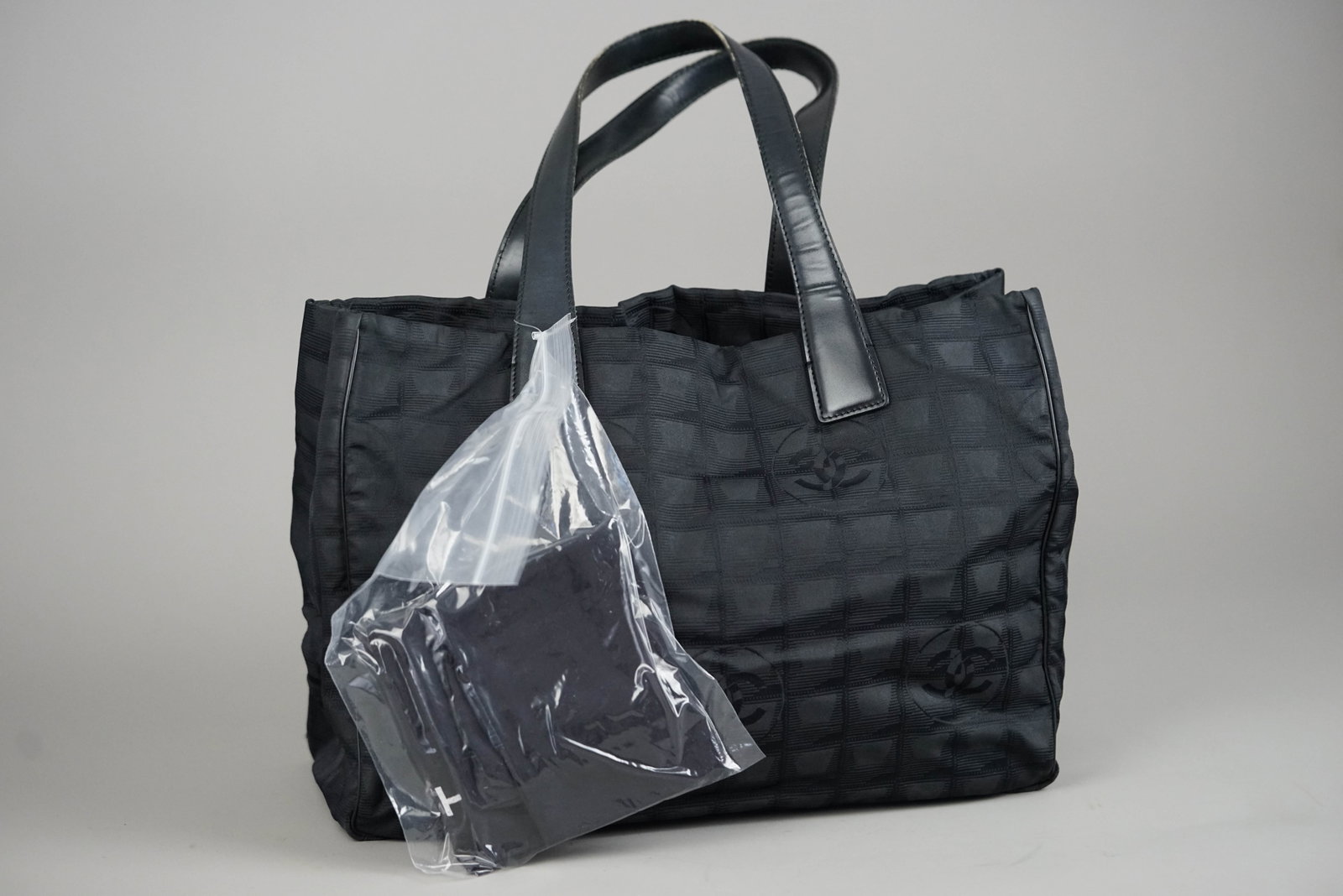 CHANEL NEW TRAVEL TOTE BAG NYLON 8317512 BLACK - 2