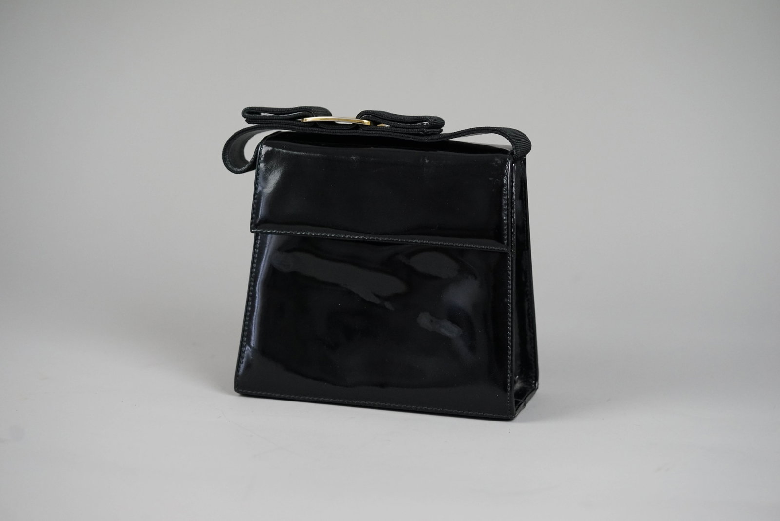 SALVATORE FERRAGAMO VARA HANDBAG ENAMEL BLACK - 2