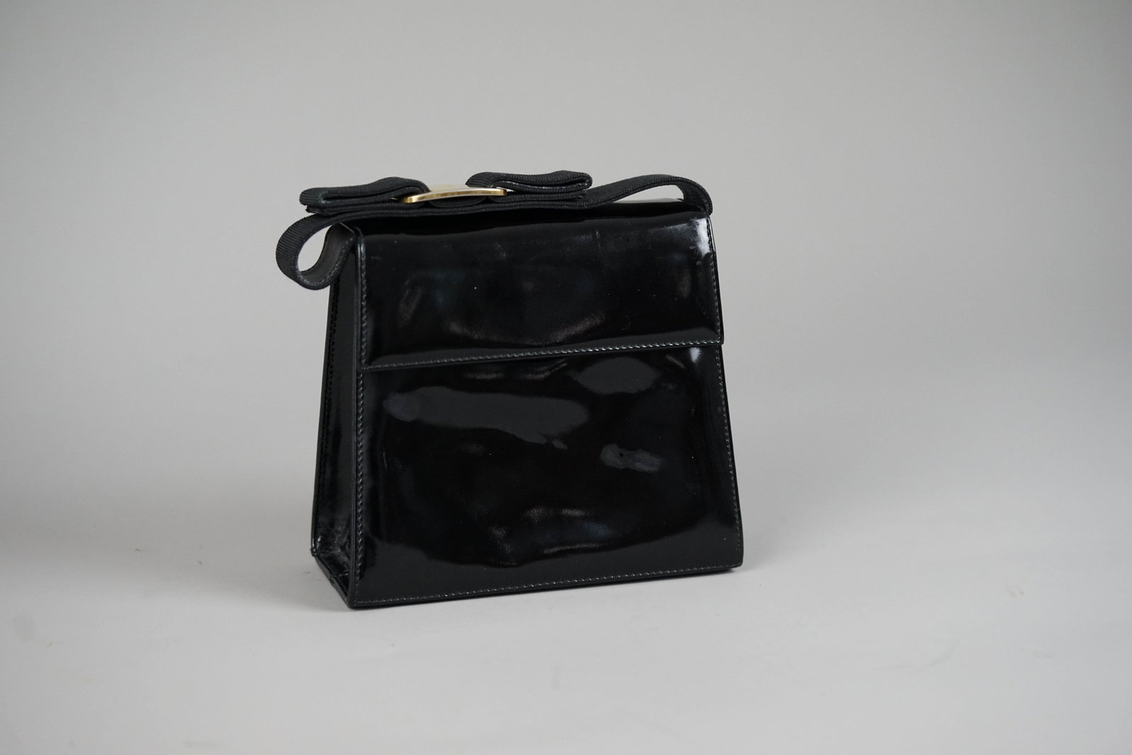 SALVATORE FERRAGAMO VARA HANDBAG ENAMEL BLACK - 3