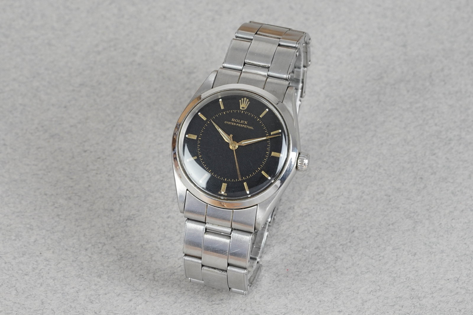 ROLEX OYSTER PERPETUAL REF. 5500 CIRCA 1969: ROLEX OYSTER PERPETUAL REF. 5500 CIRCA 1969 DIAL: Dial with applied indices, alpha hands with Lume CASE: 34mm stainless steel Oyster case, screw-down case back MOVEMENT: Automatic, Rolex calibre