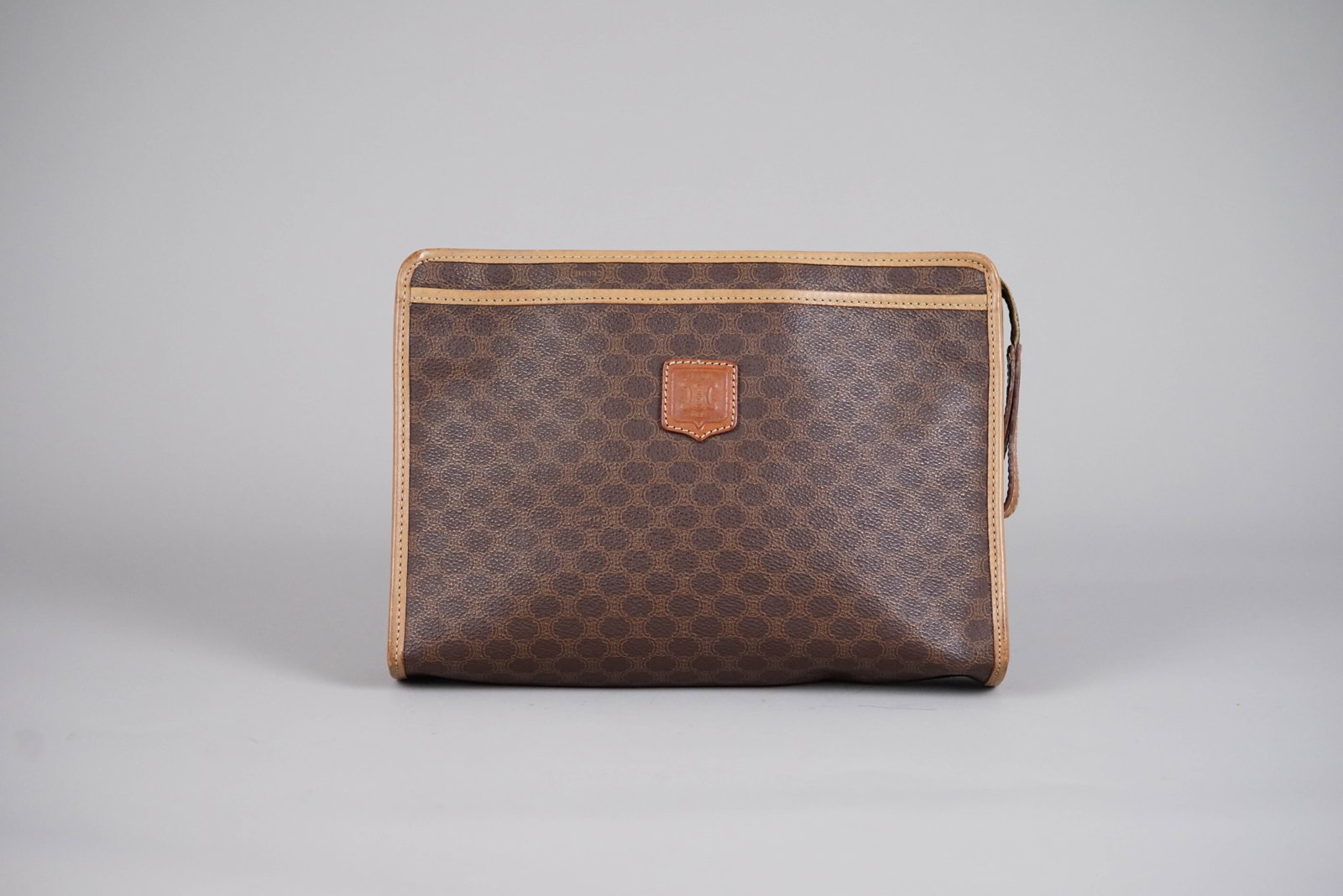 CELINE MACADAM CLUTCH SECOND BAG: CELINE MACADAM CLUTCH SECOND BAG, width 27cm, height 18cm, depth 7cm. If you have any questions regarding this lot please contact us. For further information on our auction, please refer to our T