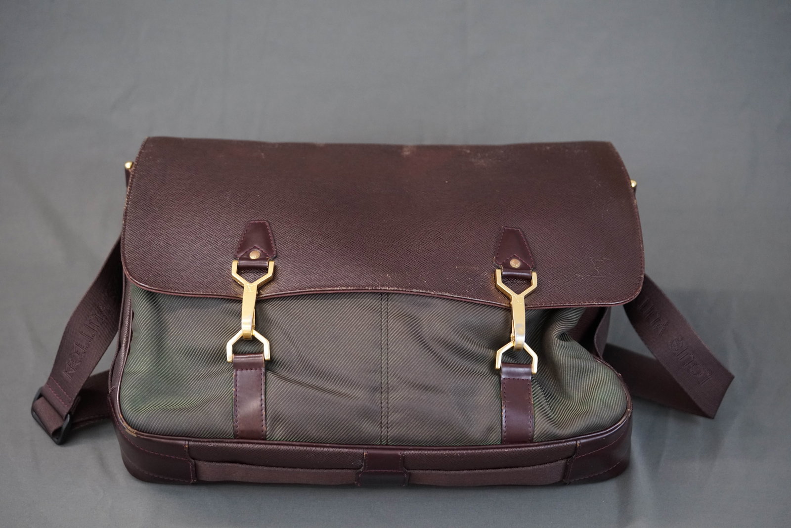 LOUIS VUITTON TAIGA DELVAUX SHOULDER BAG M30166 SP1022 - 2