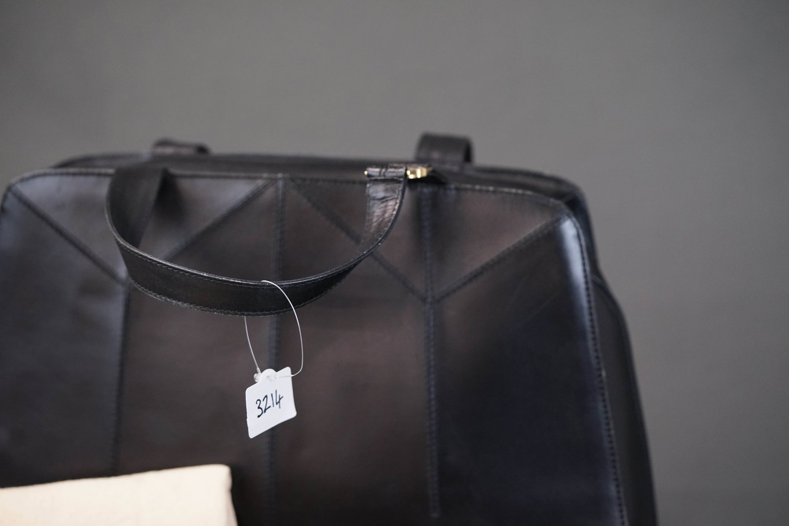LOEWE ANAGRAM BLACK LEATHER HANDBAG - 2