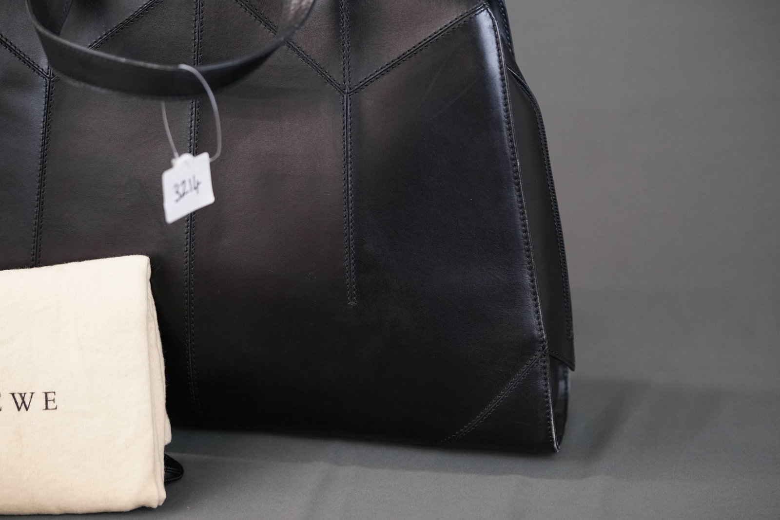 LOEWE ANAGRAM BLACK LEATHER HANDBAG - 3