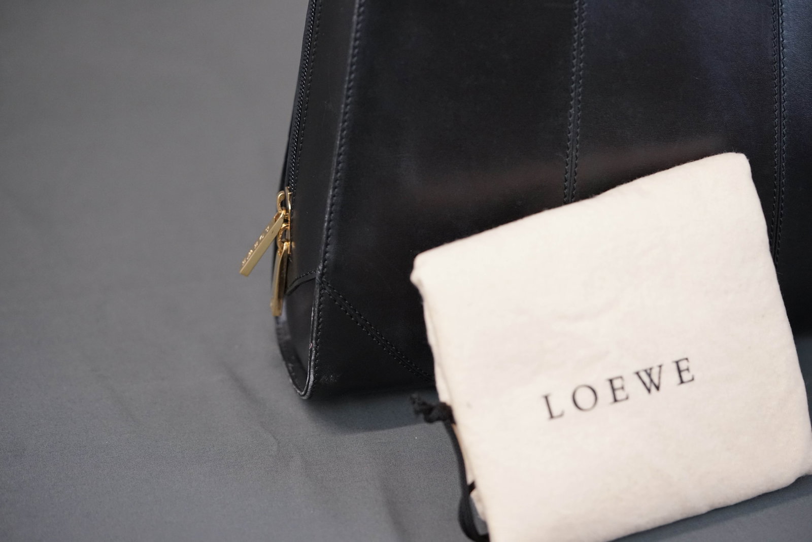 LOEWE ANAGRAM BLACK LEATHER HANDBAG - 5