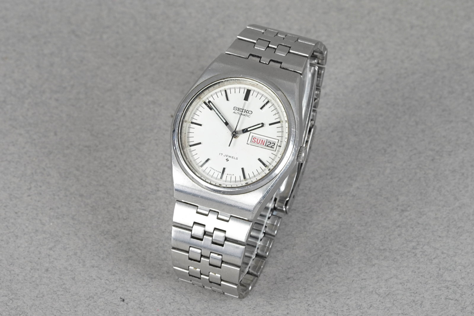 SEIKO AUTOMATIC DAY DATE REF. 6309-8120: SEIKO AUTOMATIC DAY DATE REF. 6309-8120 DIAL: White dial with day and date windows, applied indices, hands with Lume CASE: 36mm stainless steel case, screw-down case back MOVEMENT: Automatic, Seiko