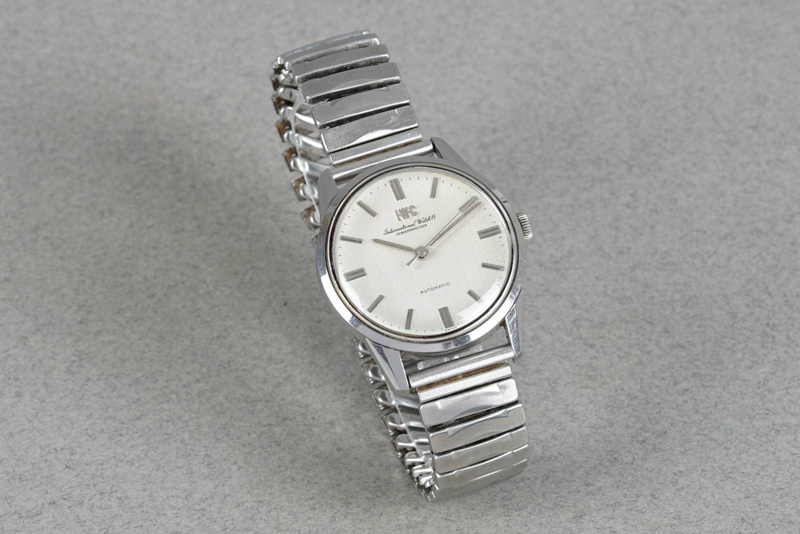IWC SCHAFFHAUSEN AUTOMATIC CALATRAVA WRISTWATCH - 2