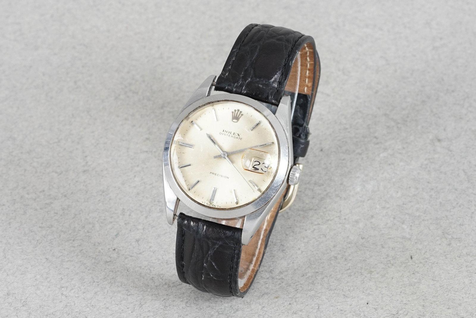 ROLEX OYSTERDATE PRECISION REF. 6694 CIRCA 1972: ROLEX OYSTERDATE PRECISION REF. 6694 CIRCA 1972 DIAL: circular white dial, baton hand and hour markers, date window CASE: 35mm steel case , screw back, Rolex crown MOVEMENT: Rolex manual movement