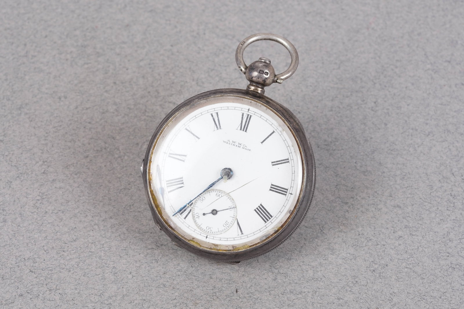 *TO BE SOLD WITHOUT RESERVE* AWW CO AMERICAN WALTHAM CO 925 STERLING SILVER POCKET WATCH CIRCA 1890: *TO BE SOLD WITHOUT RESERVE* AWW CO AMERICAN WALTHAM CO 925 STERLING SILVER POCKET WATCH CIRCA 1890, white enamel dial, 50mm open face case, key wind movement currently not running. Gross weight 90