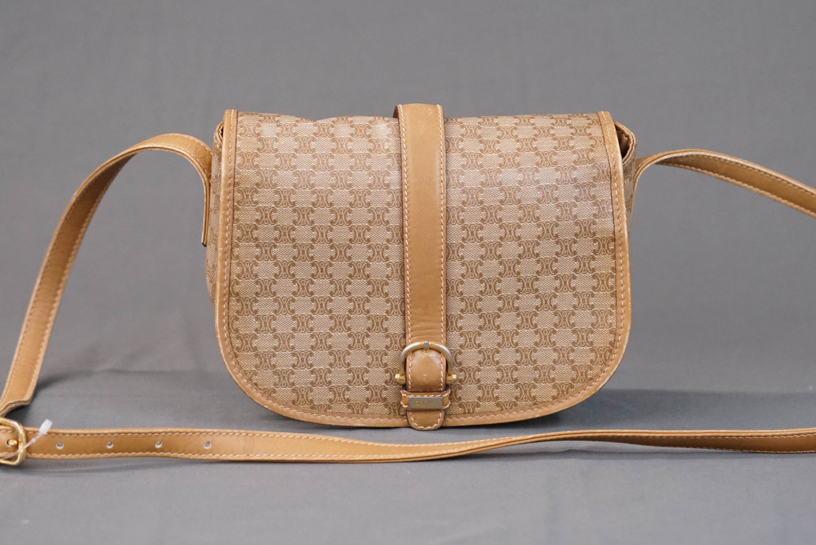 CELINE MACADAM BROWN SHOULDER BAG: CELINE MACADAM BROWN SHOULDER BAG If you have any questions regarding this lot please contact us. For further information on our auction, please refer to our T & Cs. We do not guarantee the