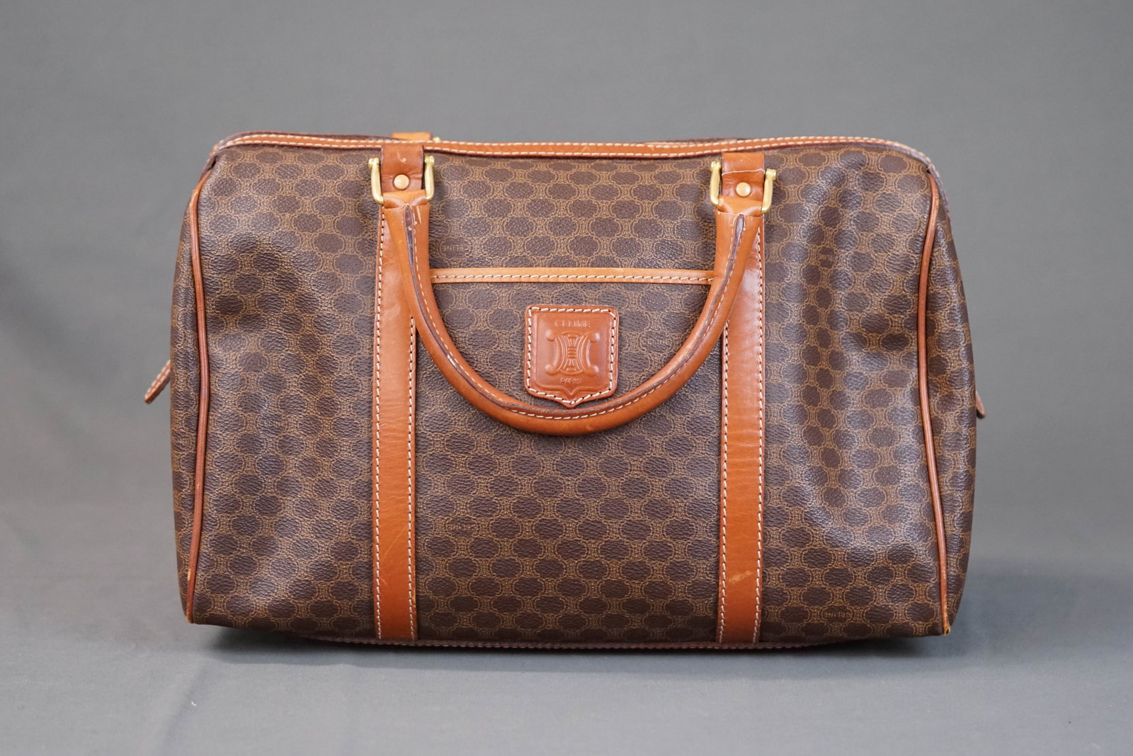 CELINE MACADAM HANDBAG: CELINE MACADAM HANDBAG If you have any questions regarding this lot please contact us. For further information on our auction, please refer to our T & Cs. We do not guarantee the accuracy of time