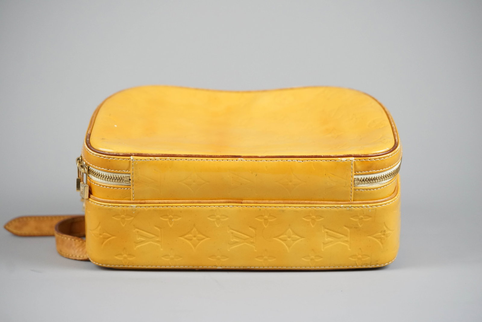 LOUIS VUITTON MONOGRAM VERNIS MARLEY BACKPACK M91039 CONDITION RANK: BC - 9