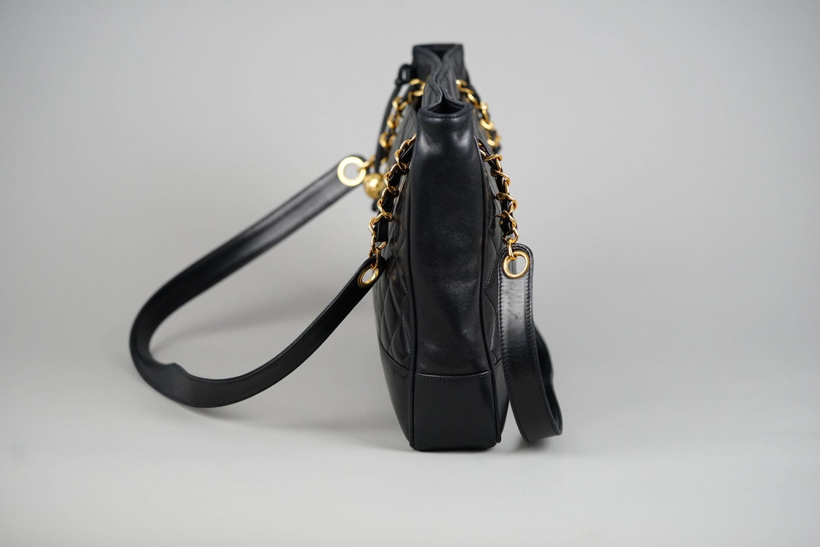 CHANEL MATELASSE CHAIN SHOULDER BAG LAMBSKIN BLACK CONDITION RANK: B - 10
