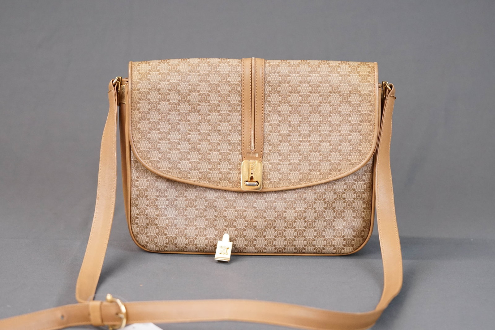CELINE MACADAM SHOULDER BAG: CELINE MACADAM SHOULDER BAG If you have any questions regarding this lot please contact us. For further information on our auction, please refer to our T & Cs. We do not guarantee the accuracy of
