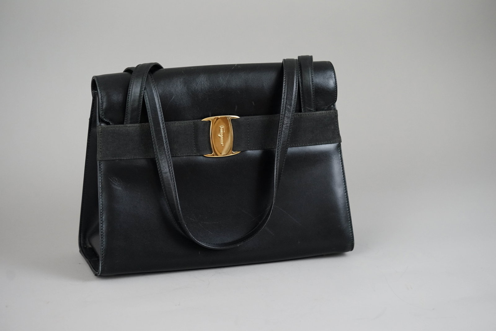 SALVATORE FERRAGAMO VARA SHOULDER BAG LEATHER BLACK - 2
