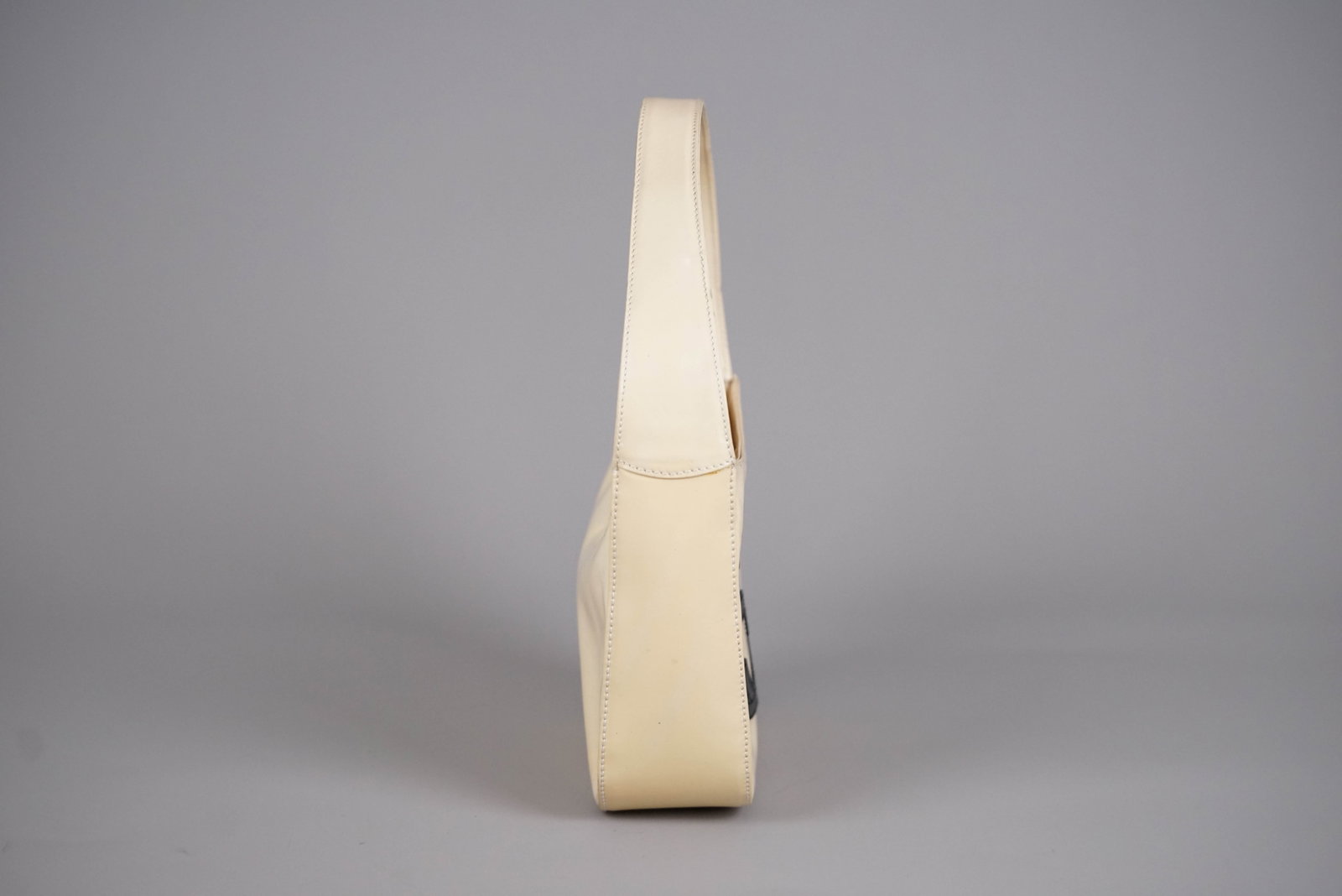 GUCCI PATENT LEATHER GG CREAM HANDBAG - 8
