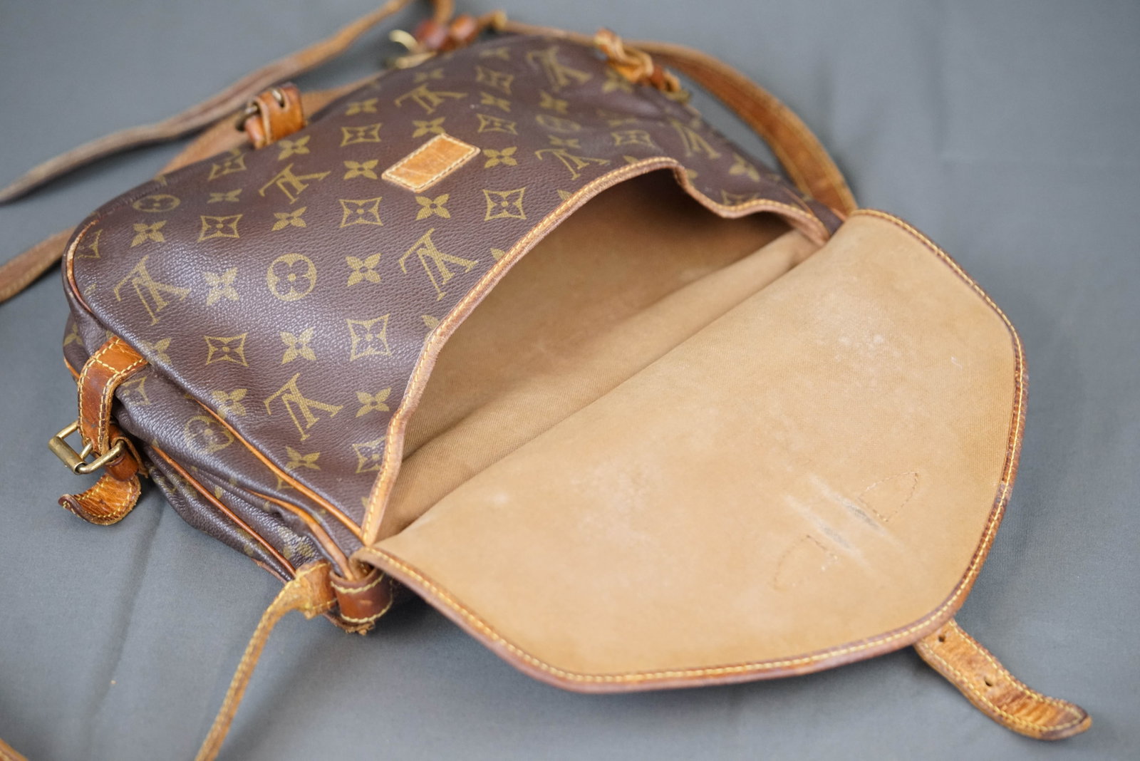 LOUIS VUITTON MONOGRAM SHOULDER BAG - 11