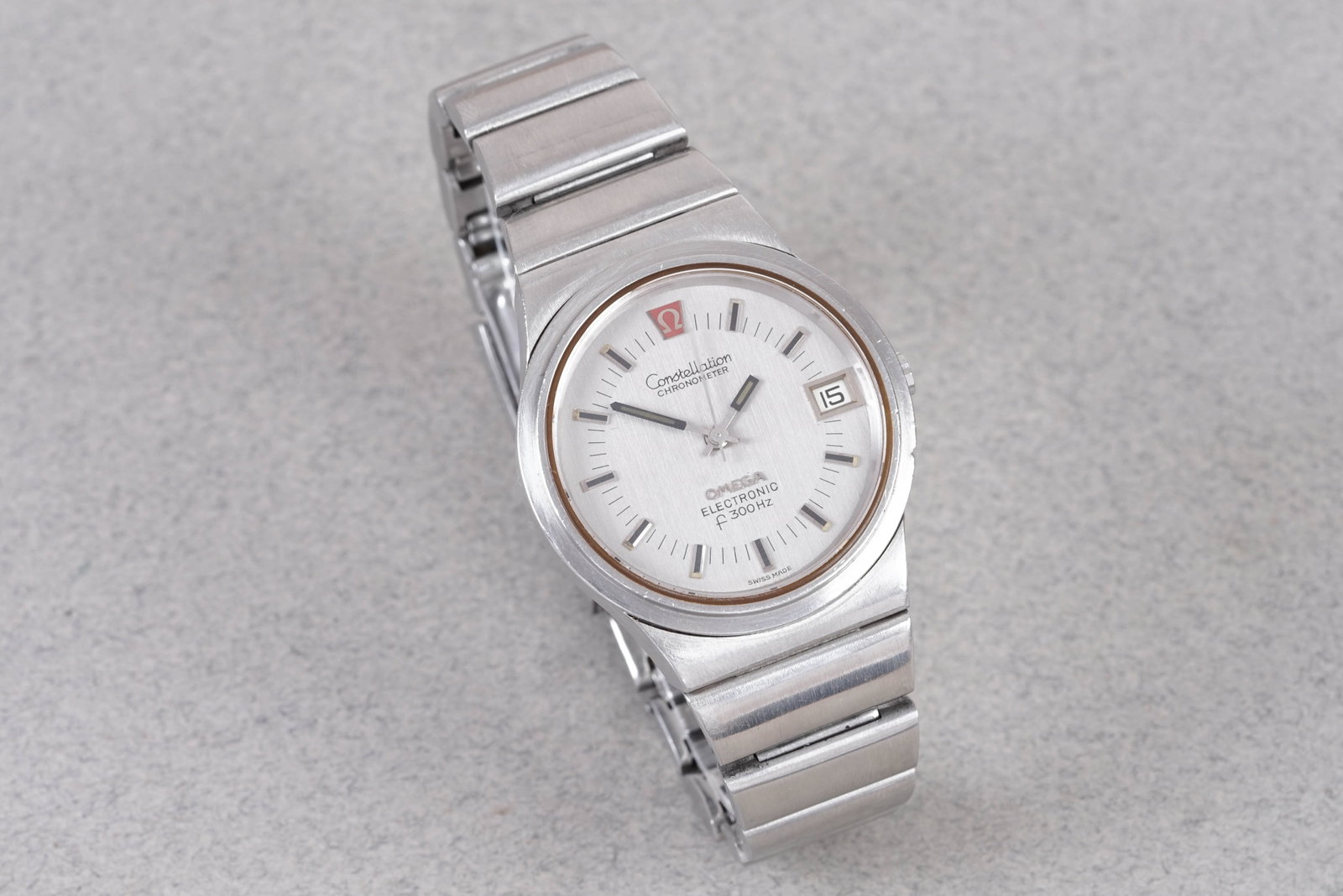*NO RESERVE* OMEGA CONSTELLATION CHRONOMETER ELECTRONIC F300HZ DATE WRISTWATCH - 2