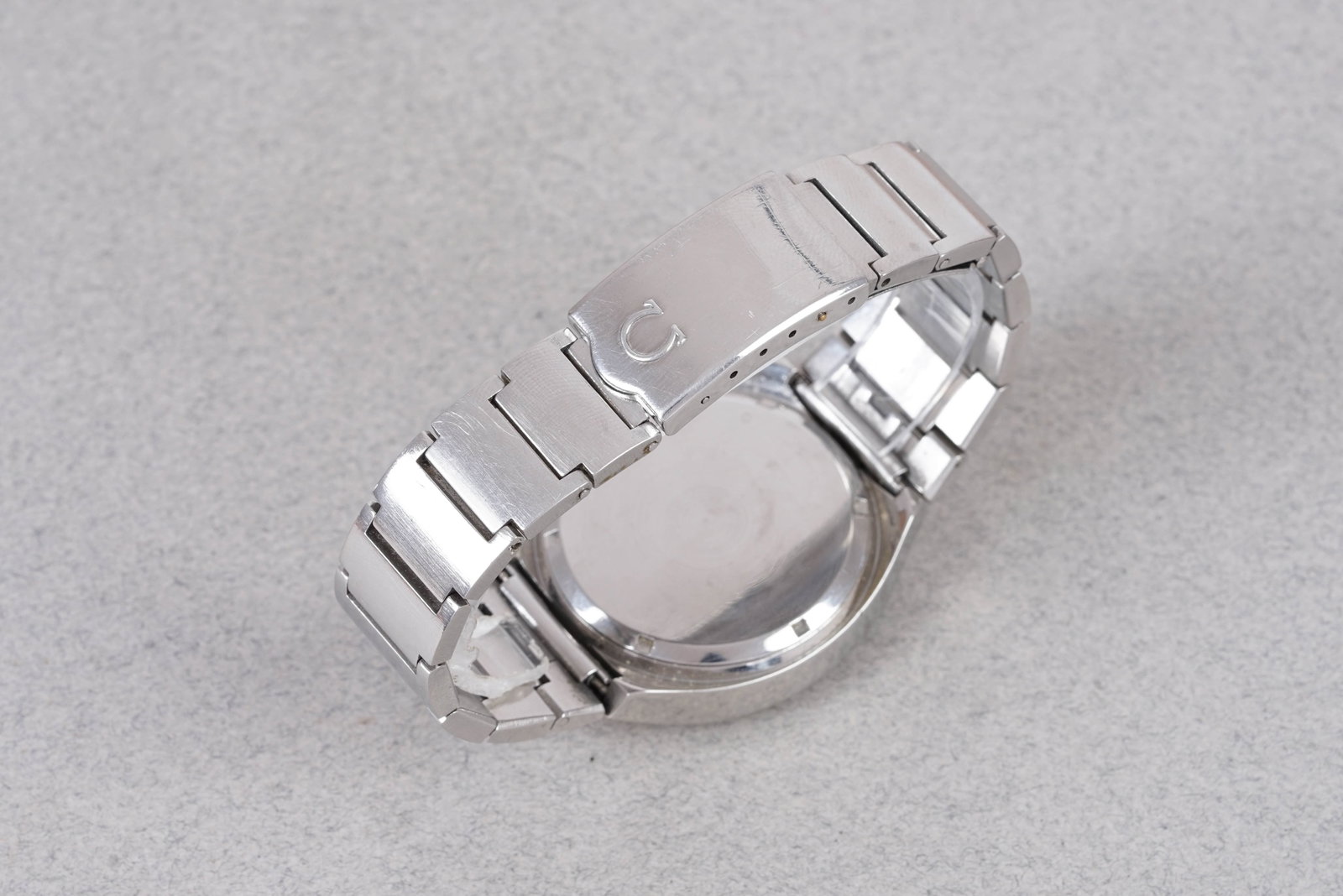 *NO RESERVE* OMEGA MEGAQUARTZ 32 KHZ DAY DATE REF. 196.0036 - 3