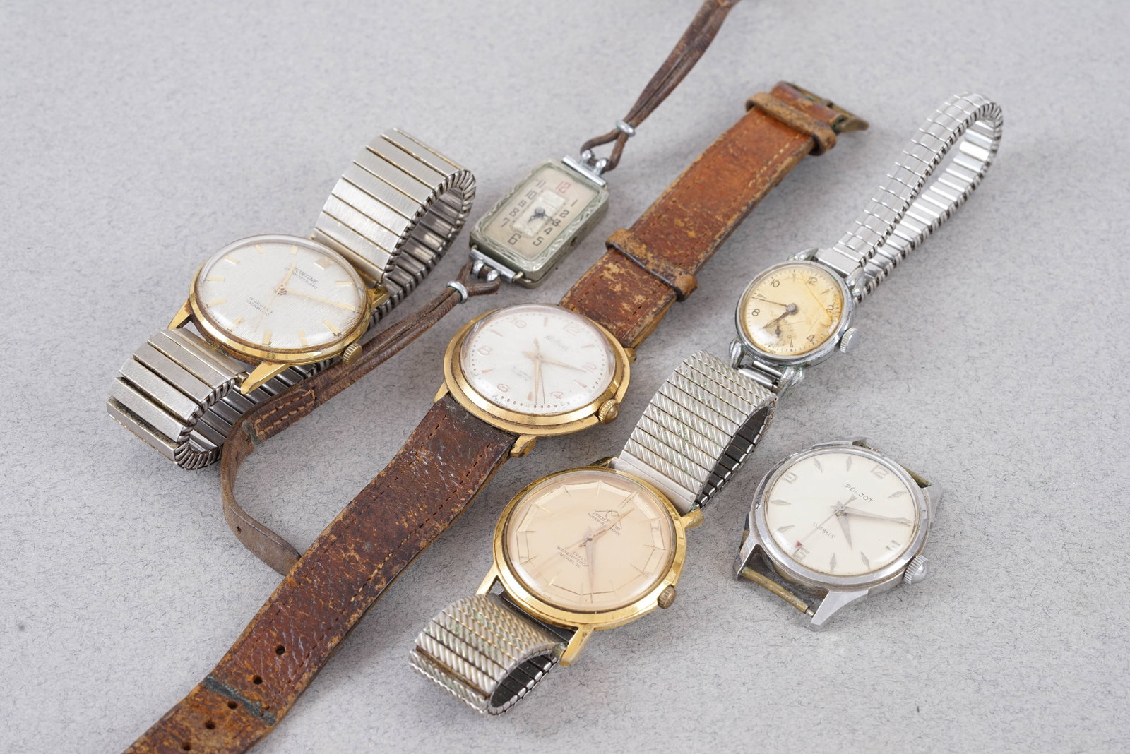 *NO RESERVE* GROUP OF 6 WATCHES INCL. POLJOT MONDAINE: GROUP OF 6 WATCHES INCL. POLJOT MONDAINE. Poljot,Mondaine, Montane working (3). If you have any questions regarding this lot please contact us. For further information on our auction, please refer to 