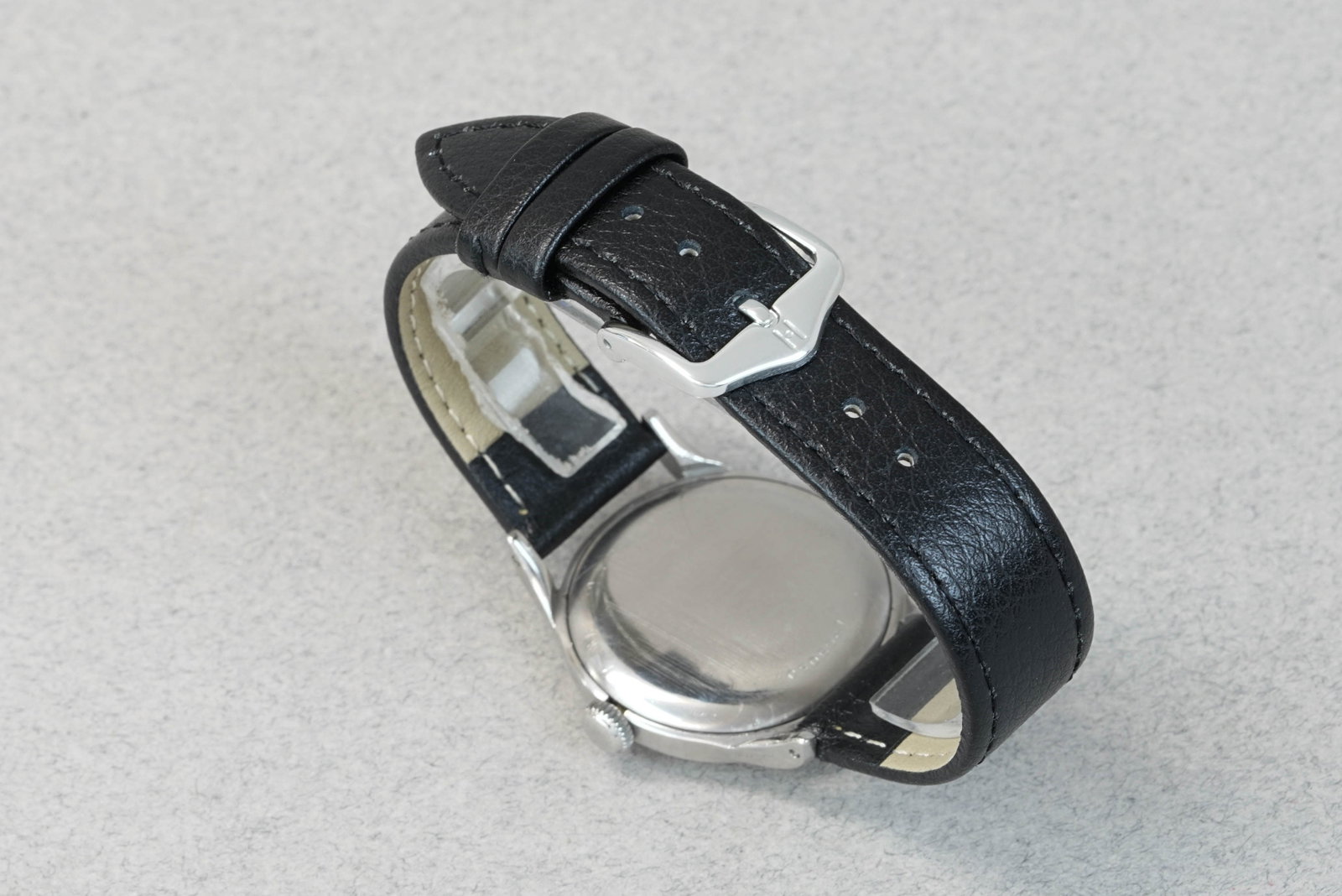 OMEGA MILITARY STYLE WRISTWATCH - 4